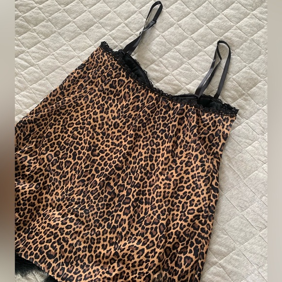 Victoria's Secret Leopard Print Chemise with Black Lace Trim - Picture 6 of 9